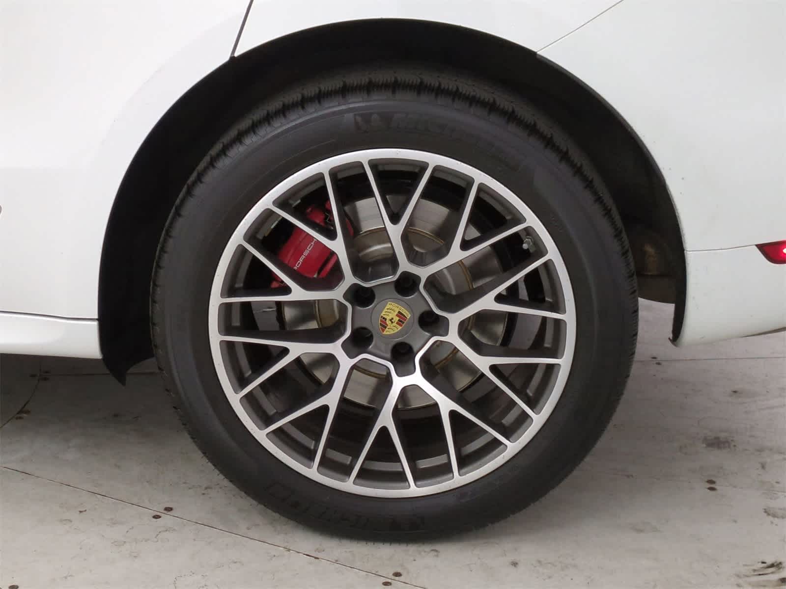 Thumbnail: 2015 Porsche Macan - 13