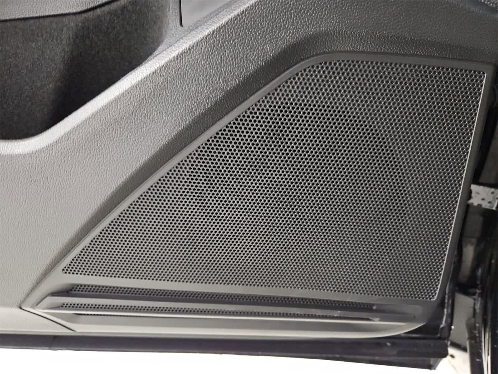 Thumbnail: 2024 Volkswagen Tiguan - 30