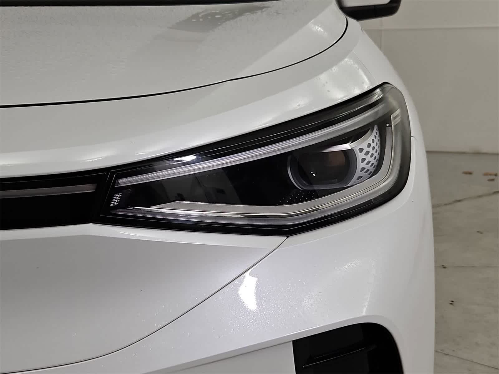 Thumbnail: 2023 Volkswagen ID.4 - 10