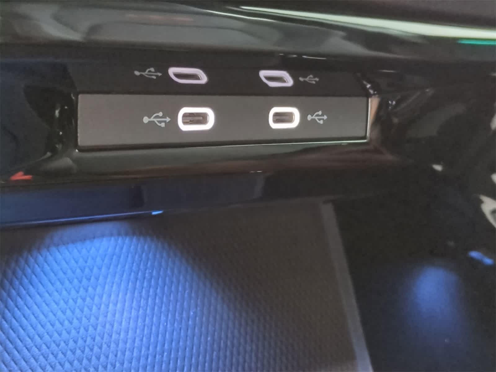 Thumbnail: 2025 Volkswagen Golf - 32