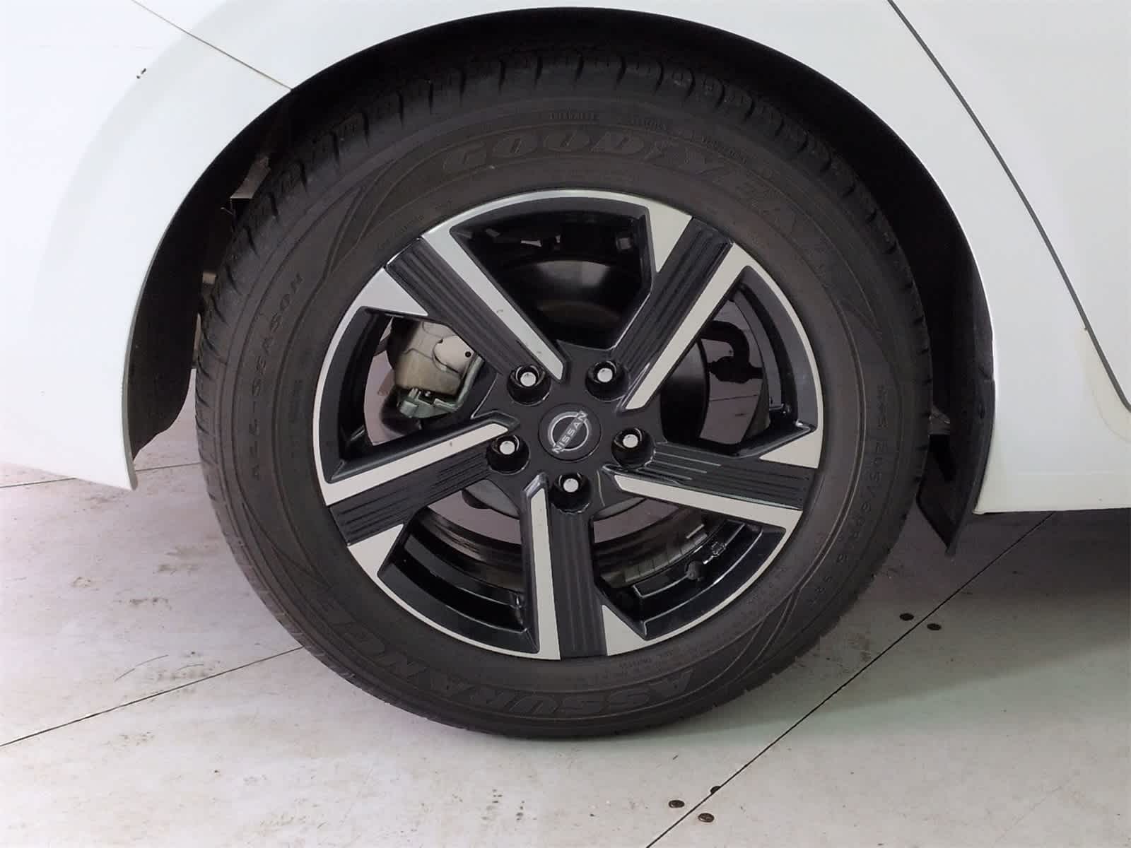 Thumbnail: 2024 Nissan Sentra - 10