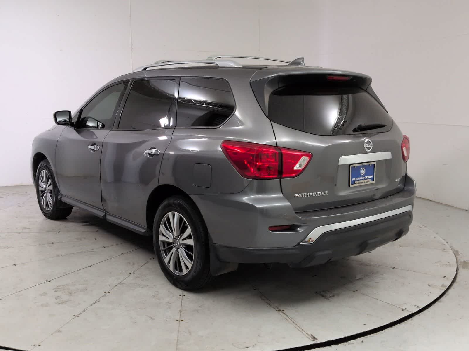 Thumbnail: 2020 Nissan Pathfinder - 3