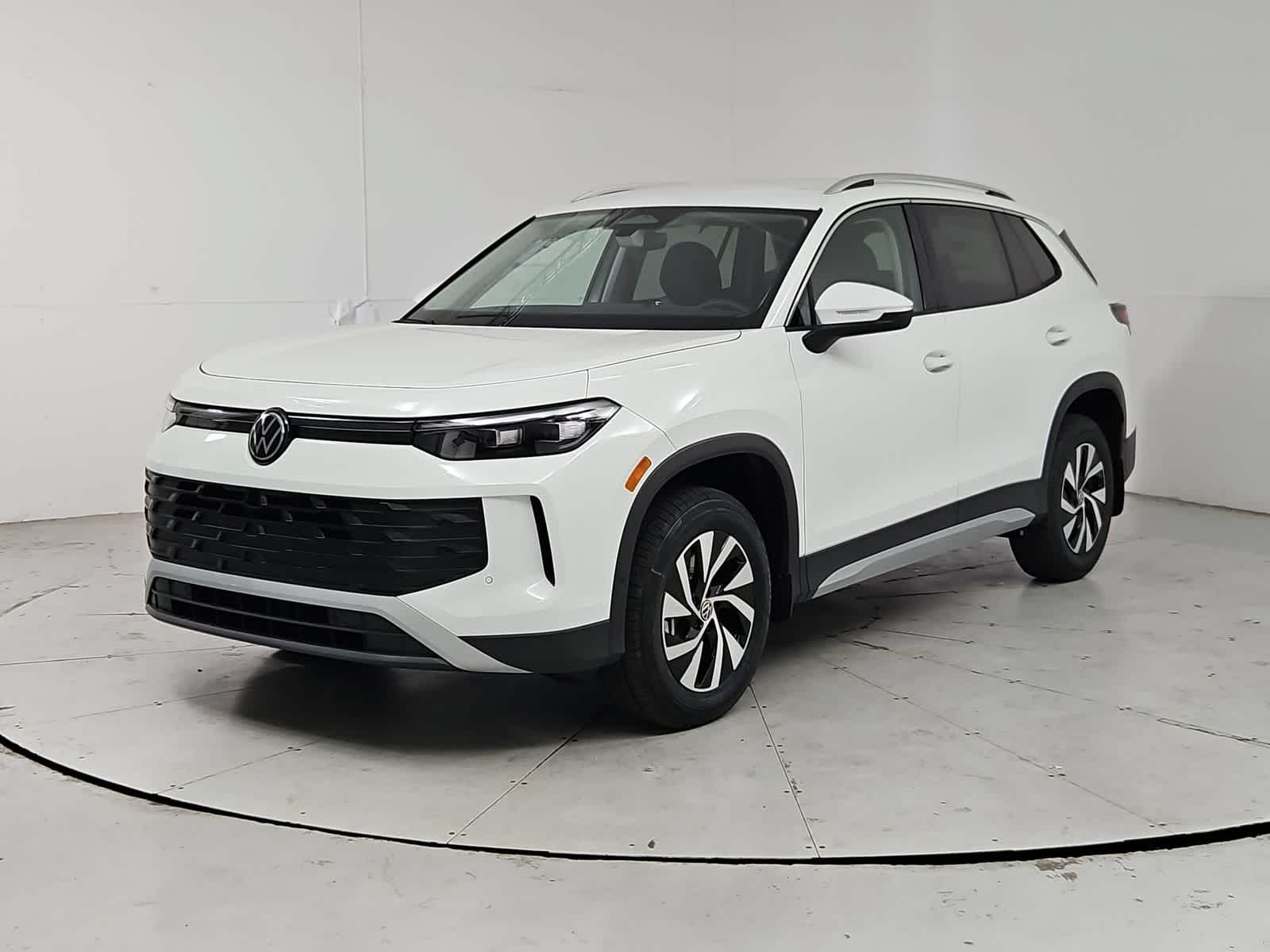 Thumbnail: 2026 Volkswagen Tiguan - 1
