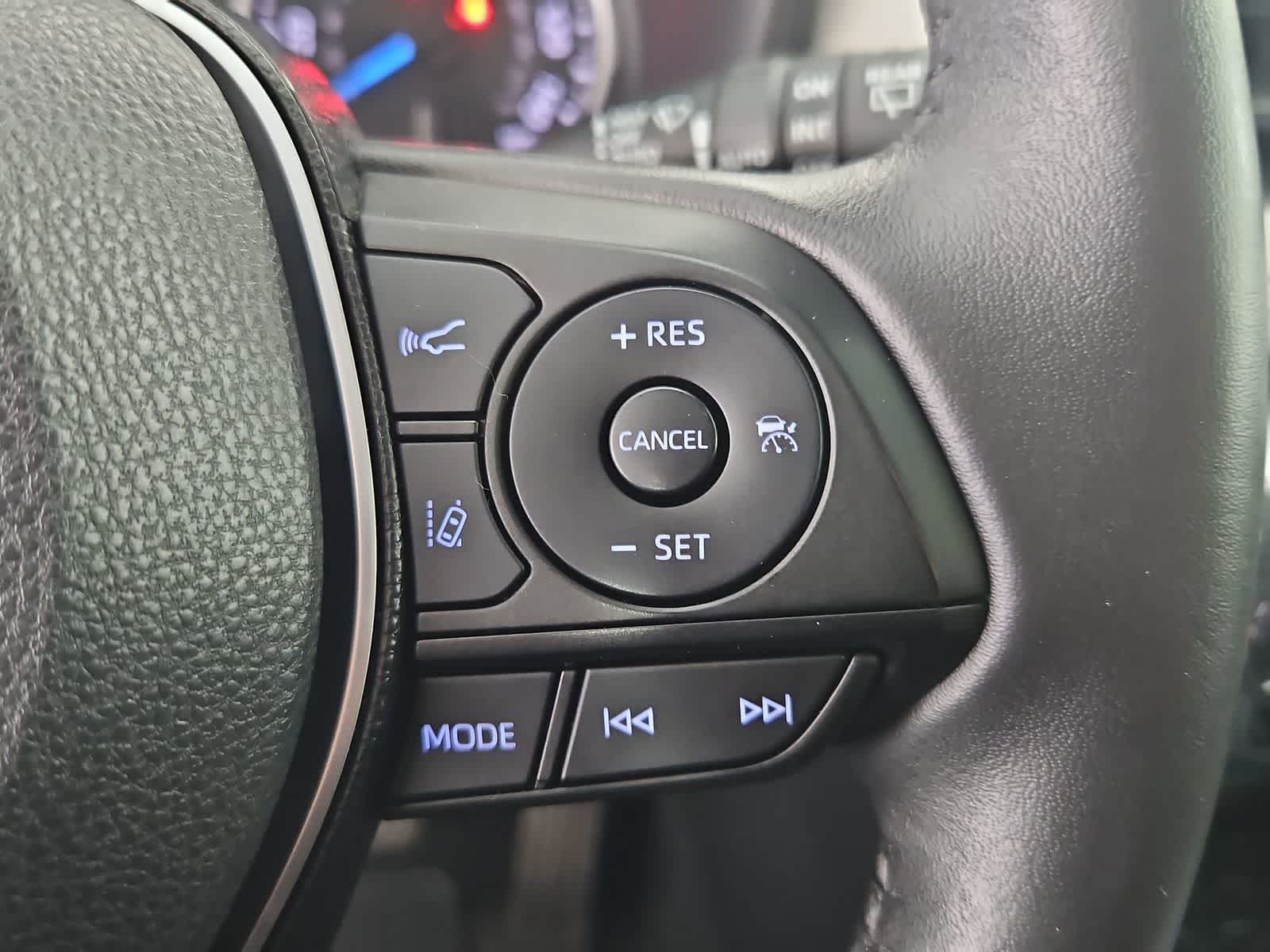 Thumbnail: 2020 Toyota RAV4 - 25