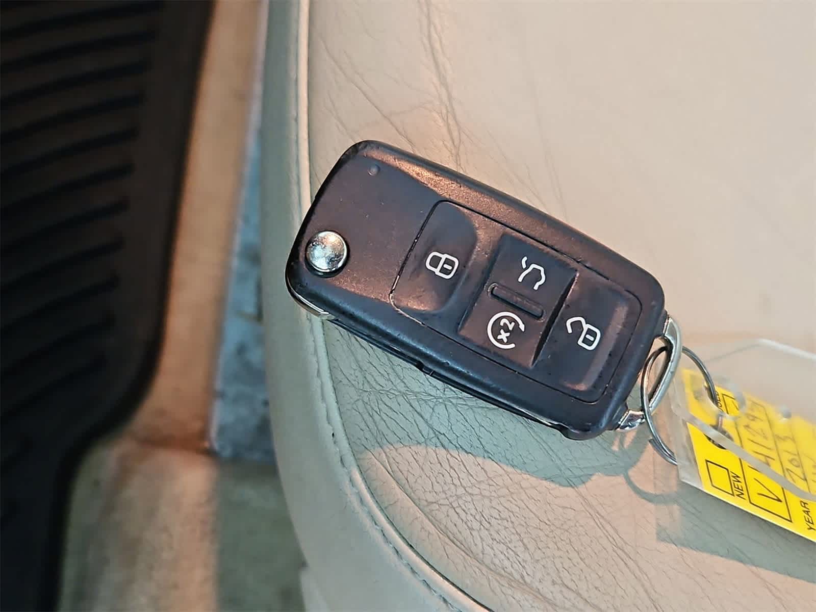 Thumbnail: 2013 Volkswagen Passat - 37