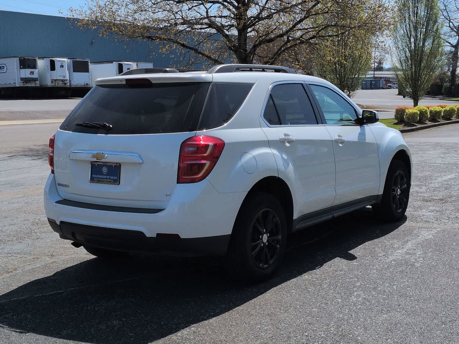 Thumbnail: 2017 Chevrolet Equinox - 6