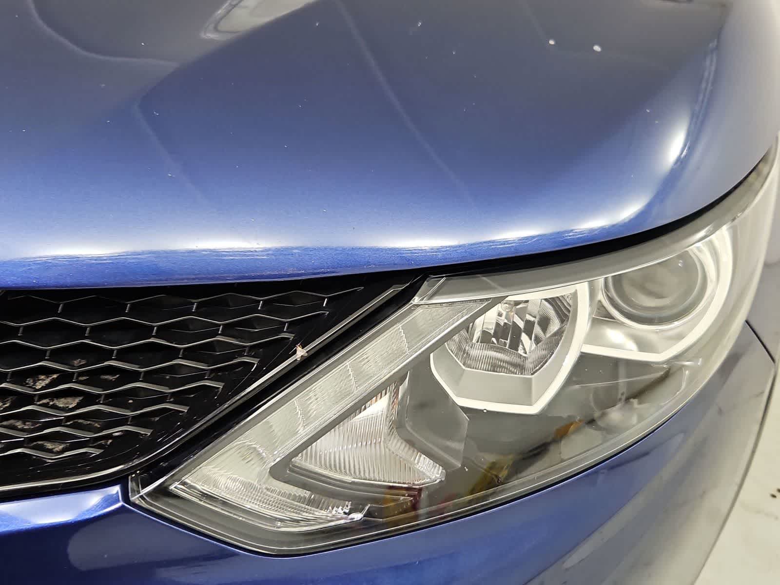 Thumbnail: 2018 Nissan Rogue Sport - 10