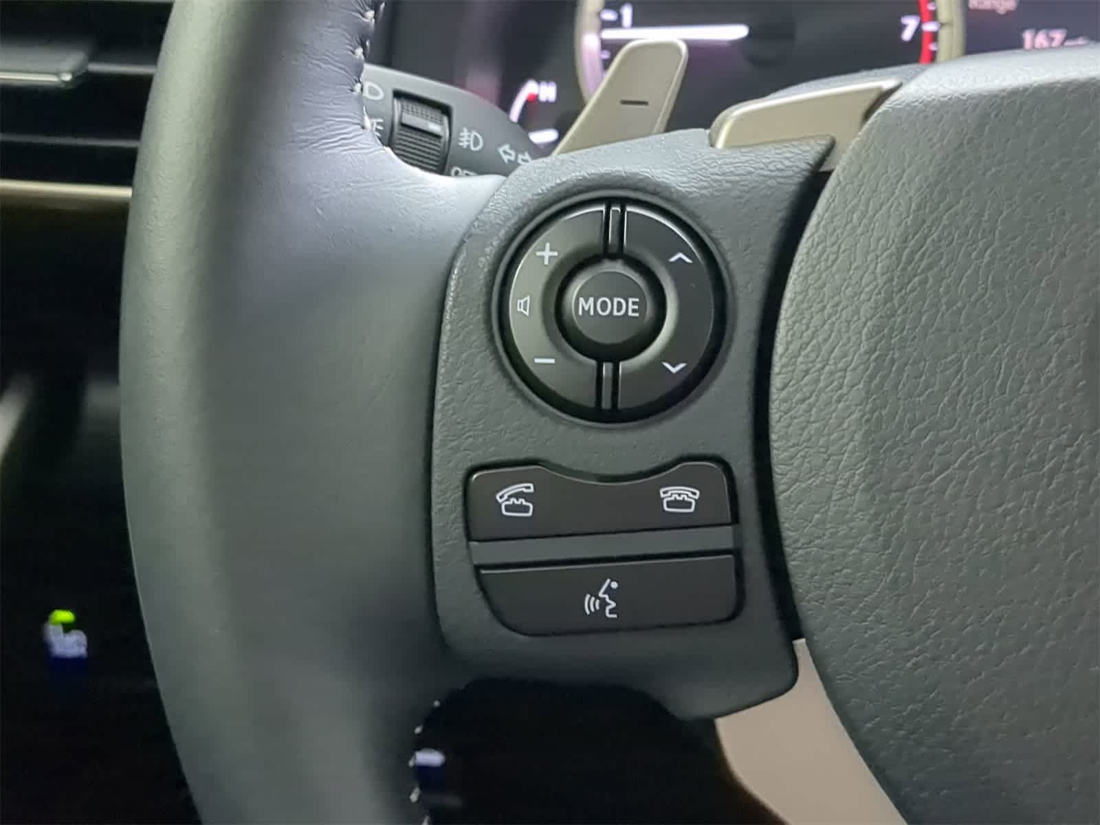 Thumbnail: 2015 Lexus IS - 24