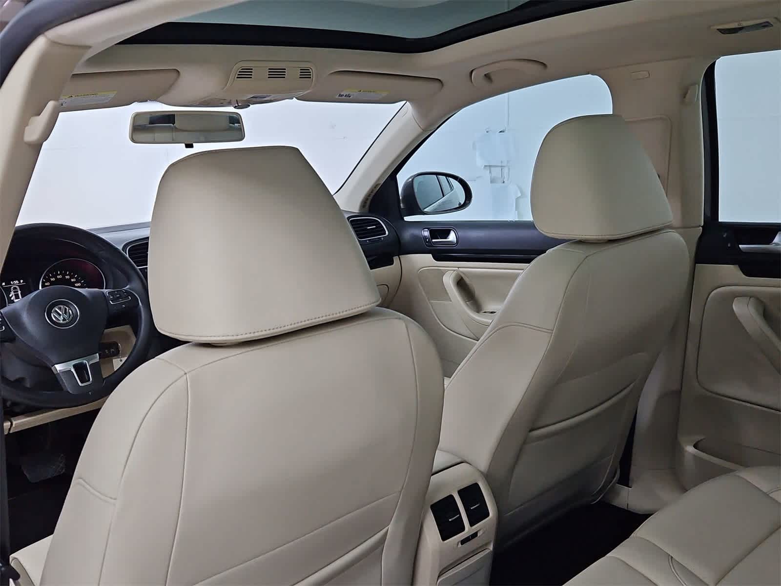 Thumbnail: 2011 Volkswagen Jetta - 17