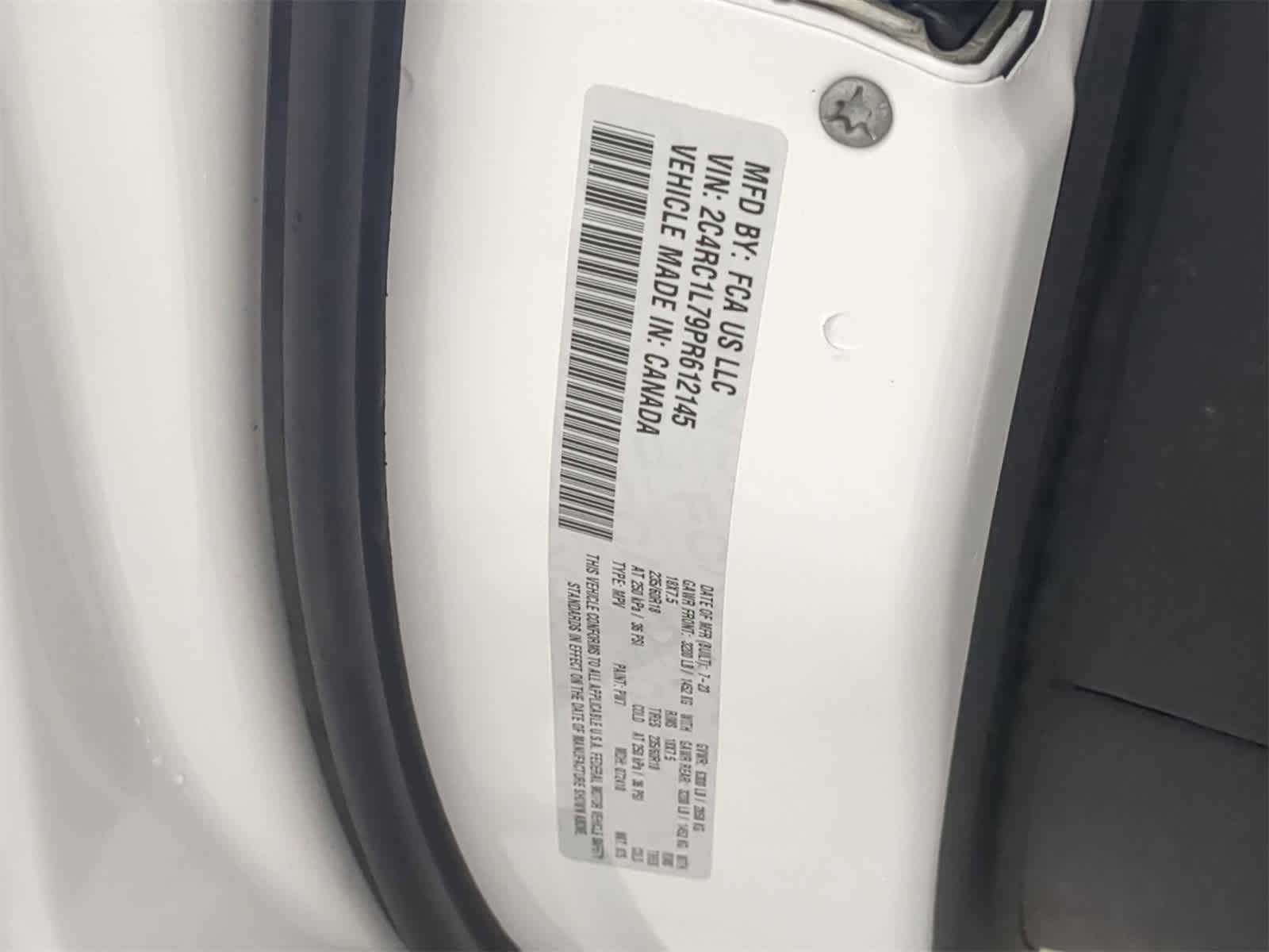 Thumbnail: 2023 Chrysler Pacifica - 33