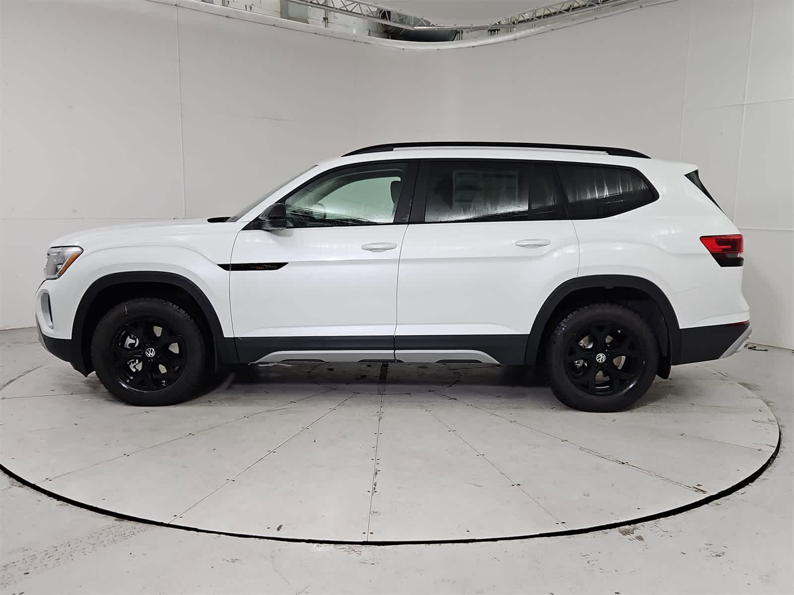 Thumbnail: 2026 Volkswagen Atlas - 3