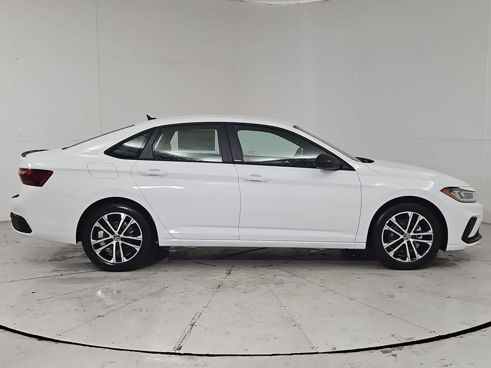 Thumbnail: 2026 Volkswagen Jetta - 7
