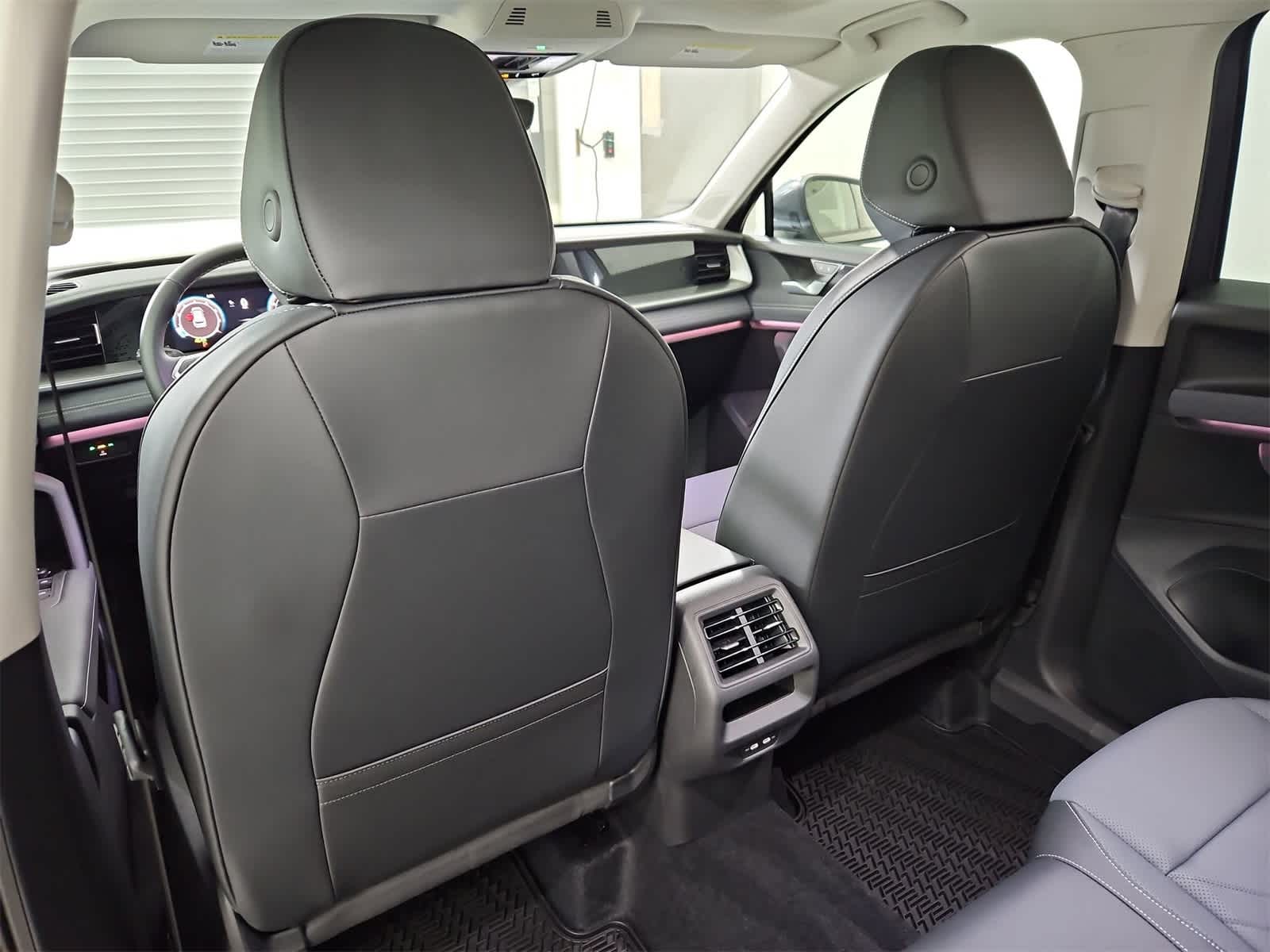 Thumbnail: 2025 Volkswagen Tiguan - 18