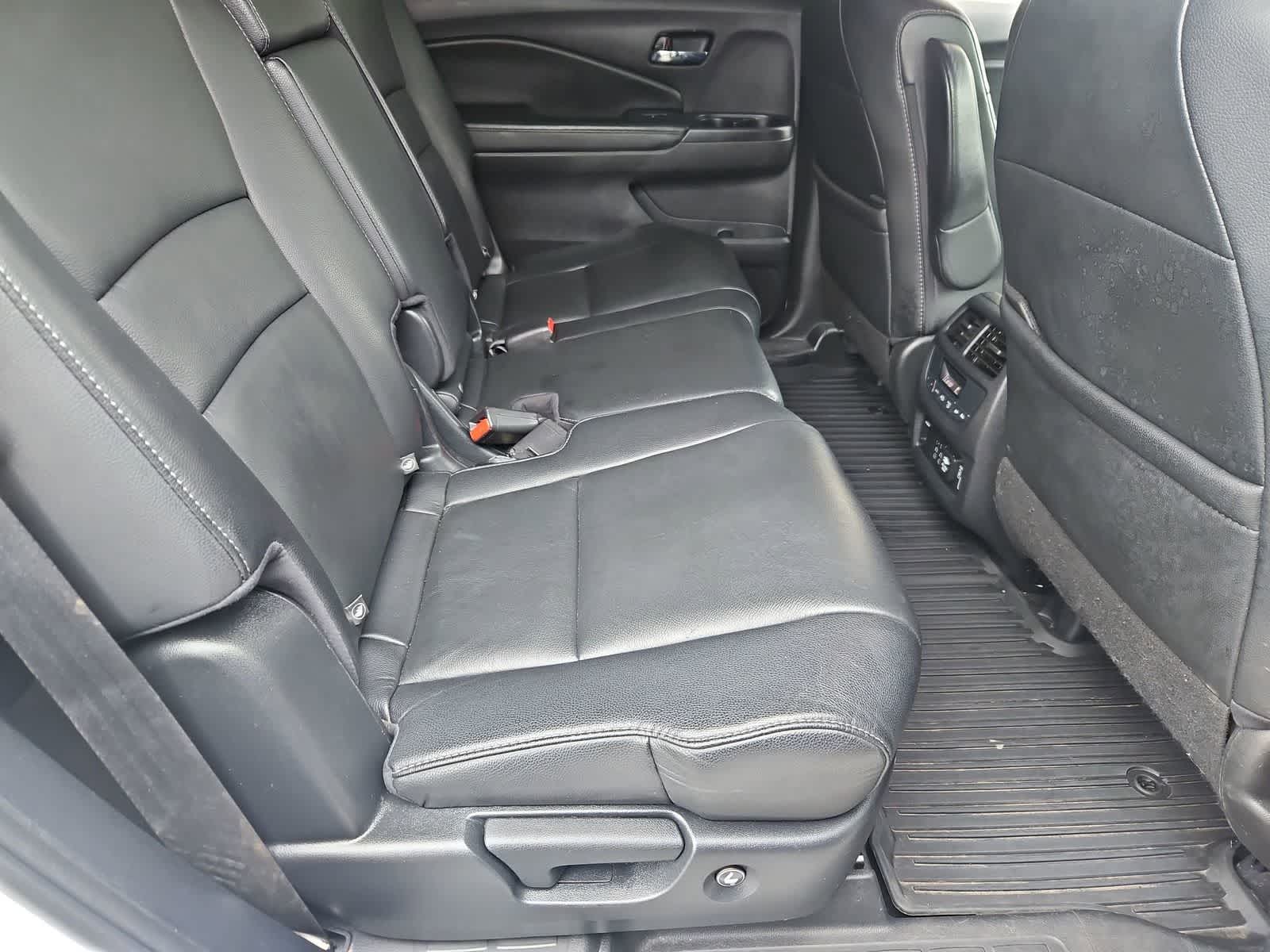 Thumbnail: 2019 Honda Pilot - 21