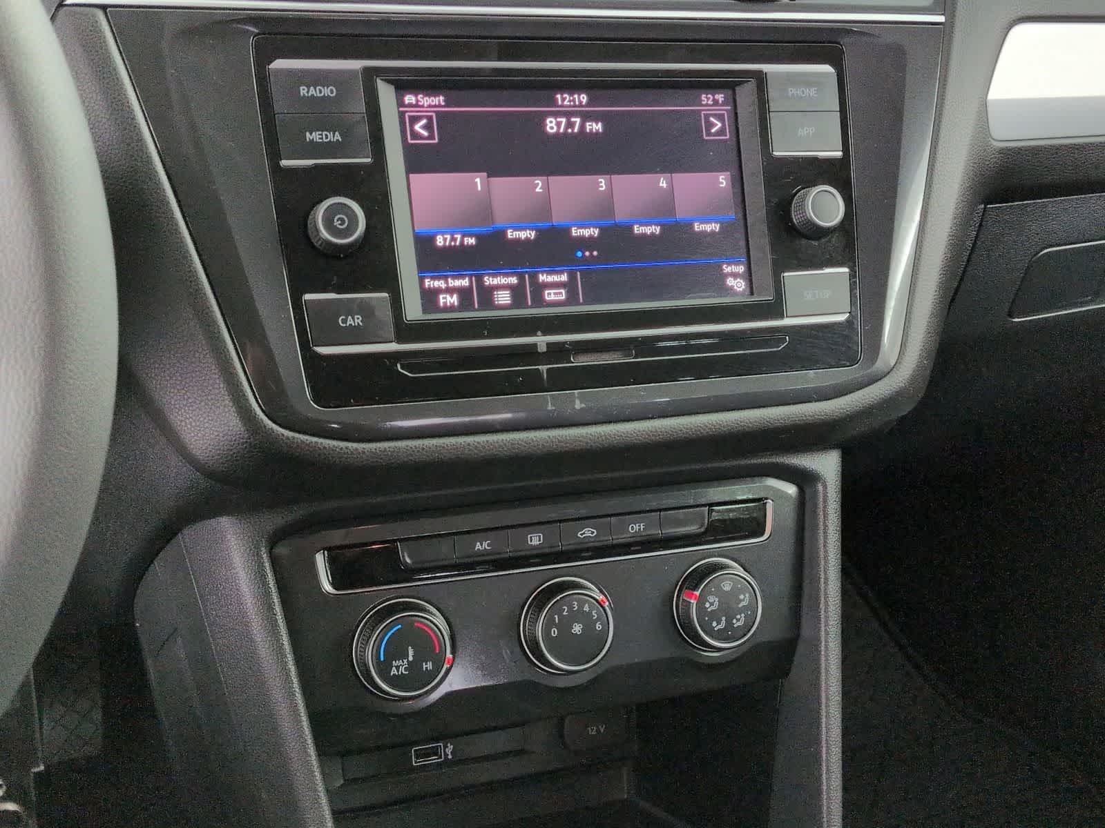 Thumbnail: 2018 Volkswagen Tiguan - 25