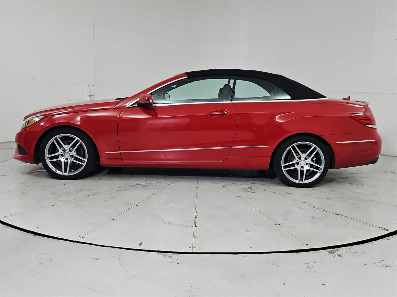 Thumbnail: 2014 Mercedes-Benz E-Class - 3