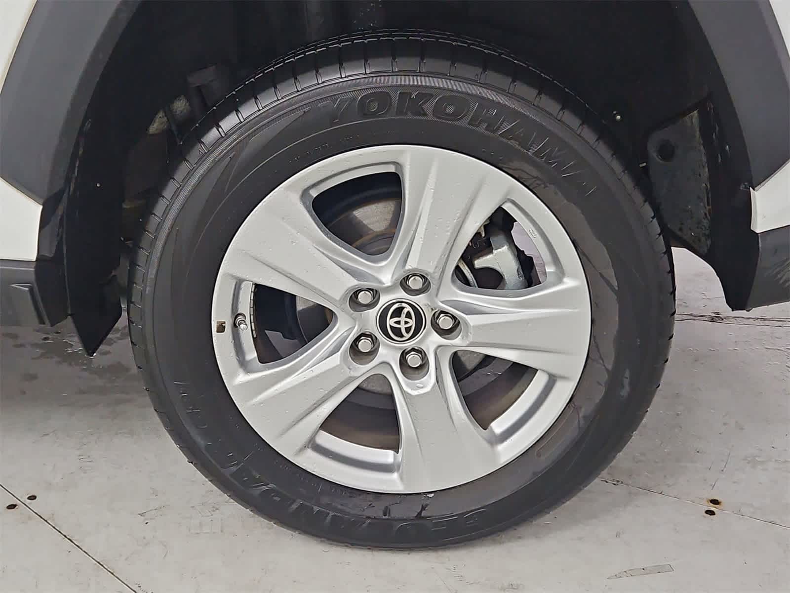 Thumbnail: 2021 Toyota RAV4 - 19