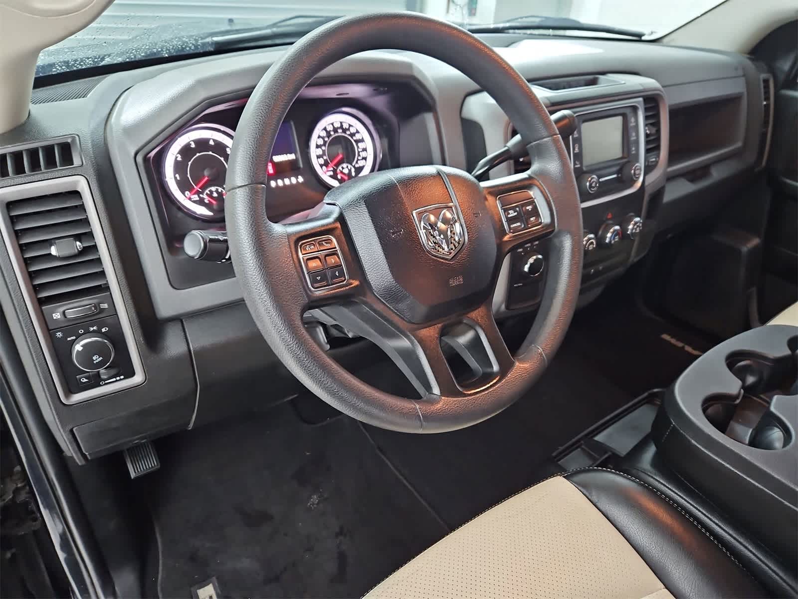 Thumbnail: 2019 RAM 1500 Classic - 2