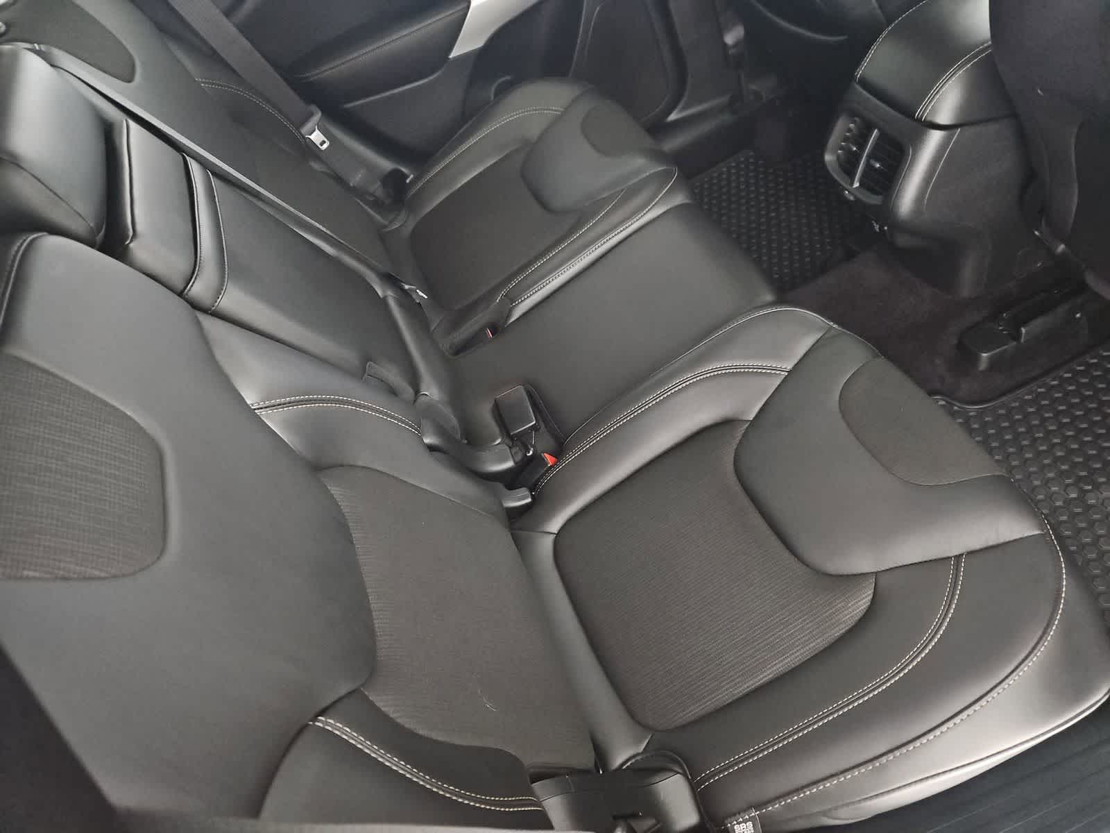 Thumbnail: 2018 Jeep Cherokee - 20