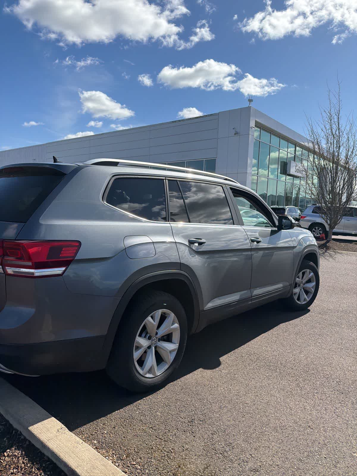 Thumbnail: 2019 Volkswagen Atlas - 4