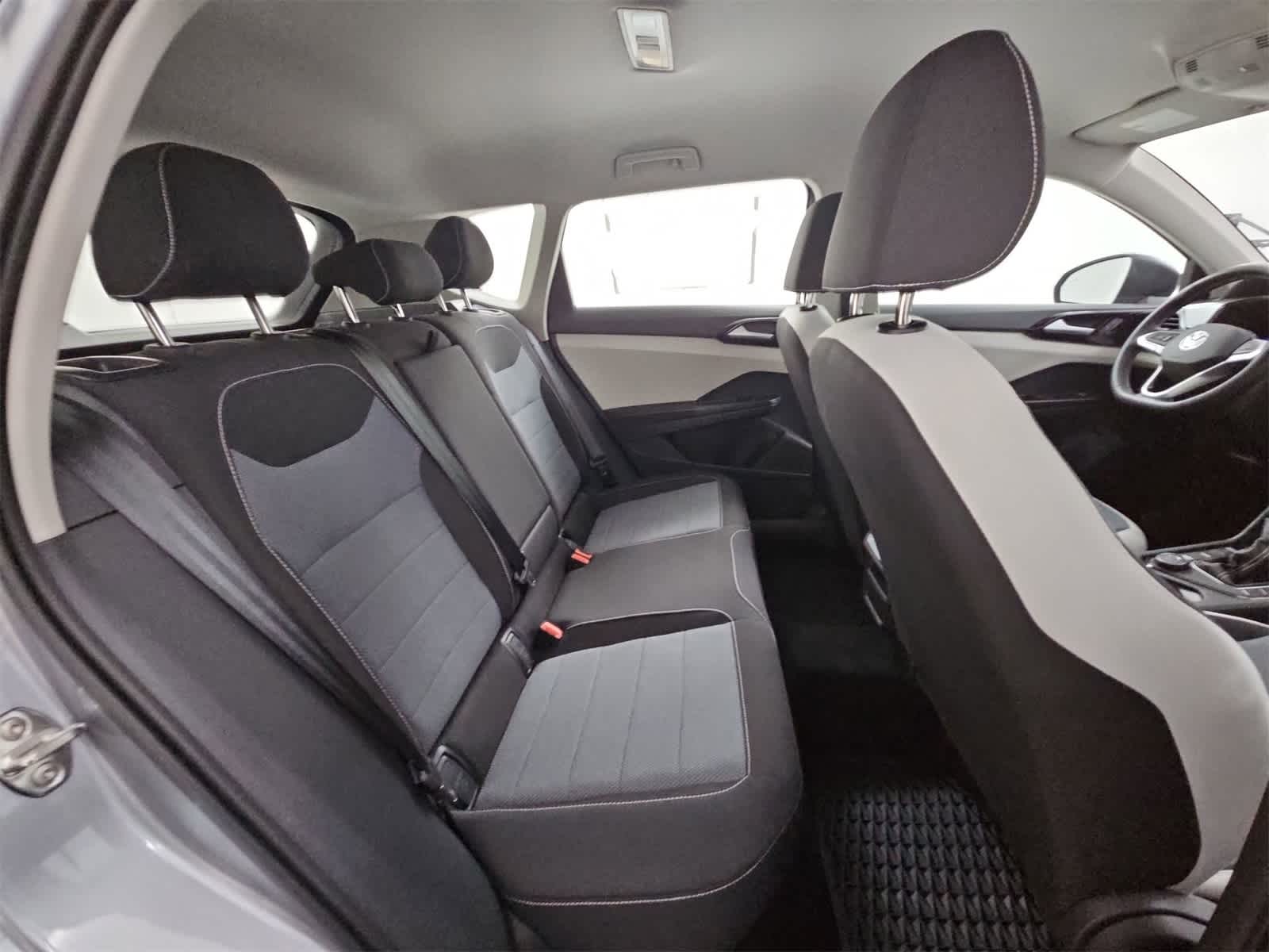 Thumbnail: 2025 Volkswagen Taos - 20