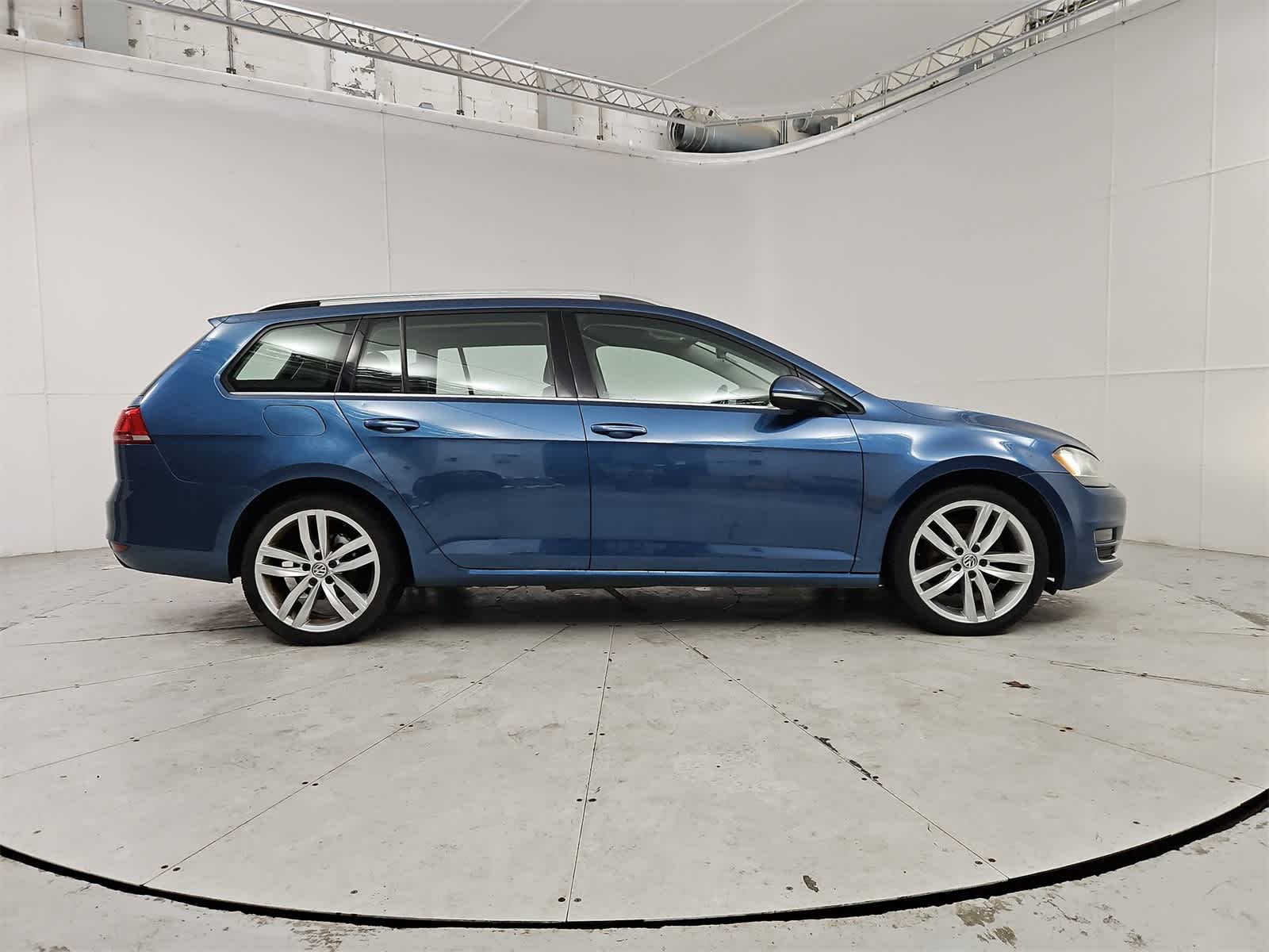 2015 Volkswagen e-Golf SE 7