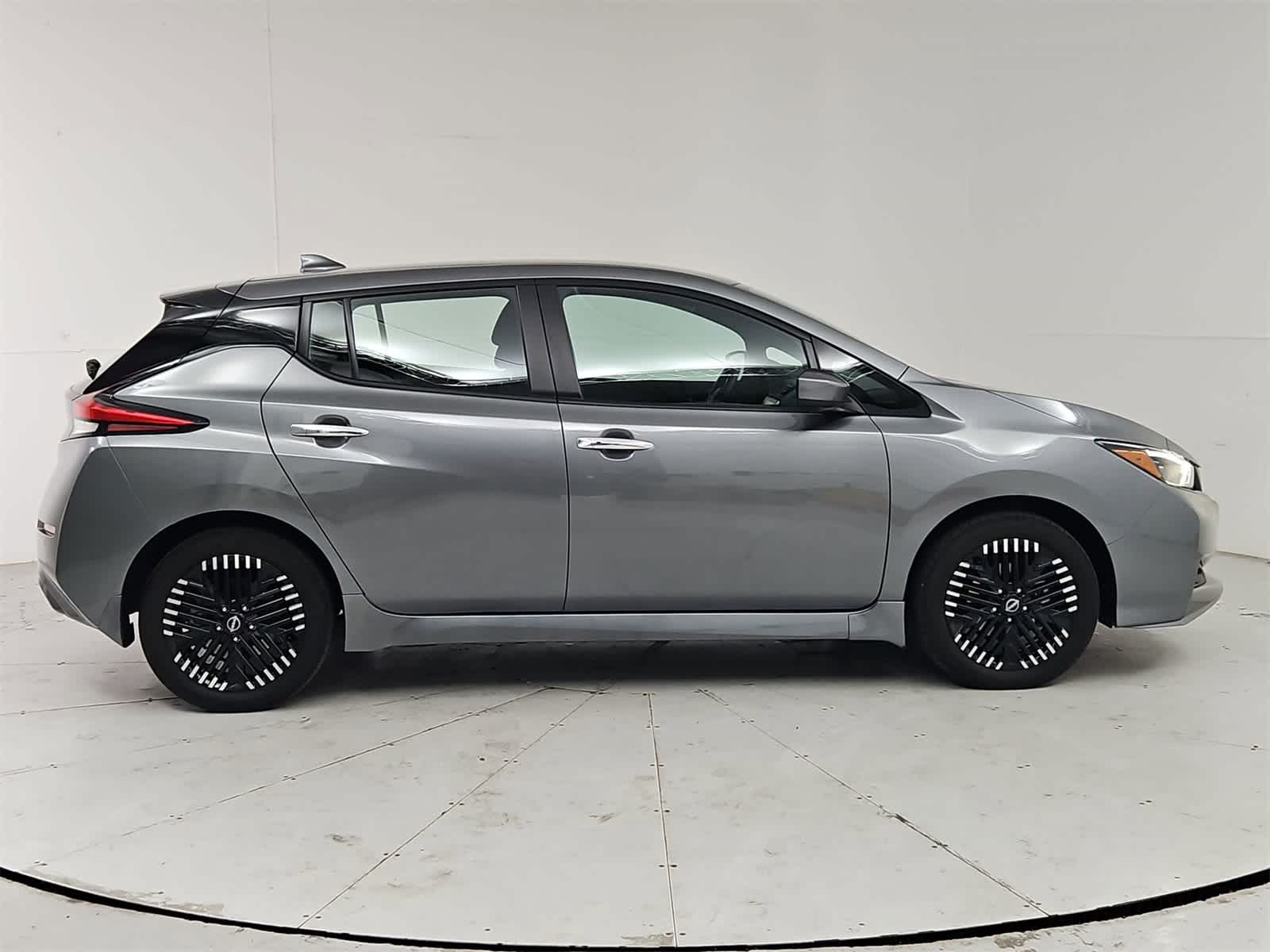 Thumbnail: 2024 Nissan Leaf - 7