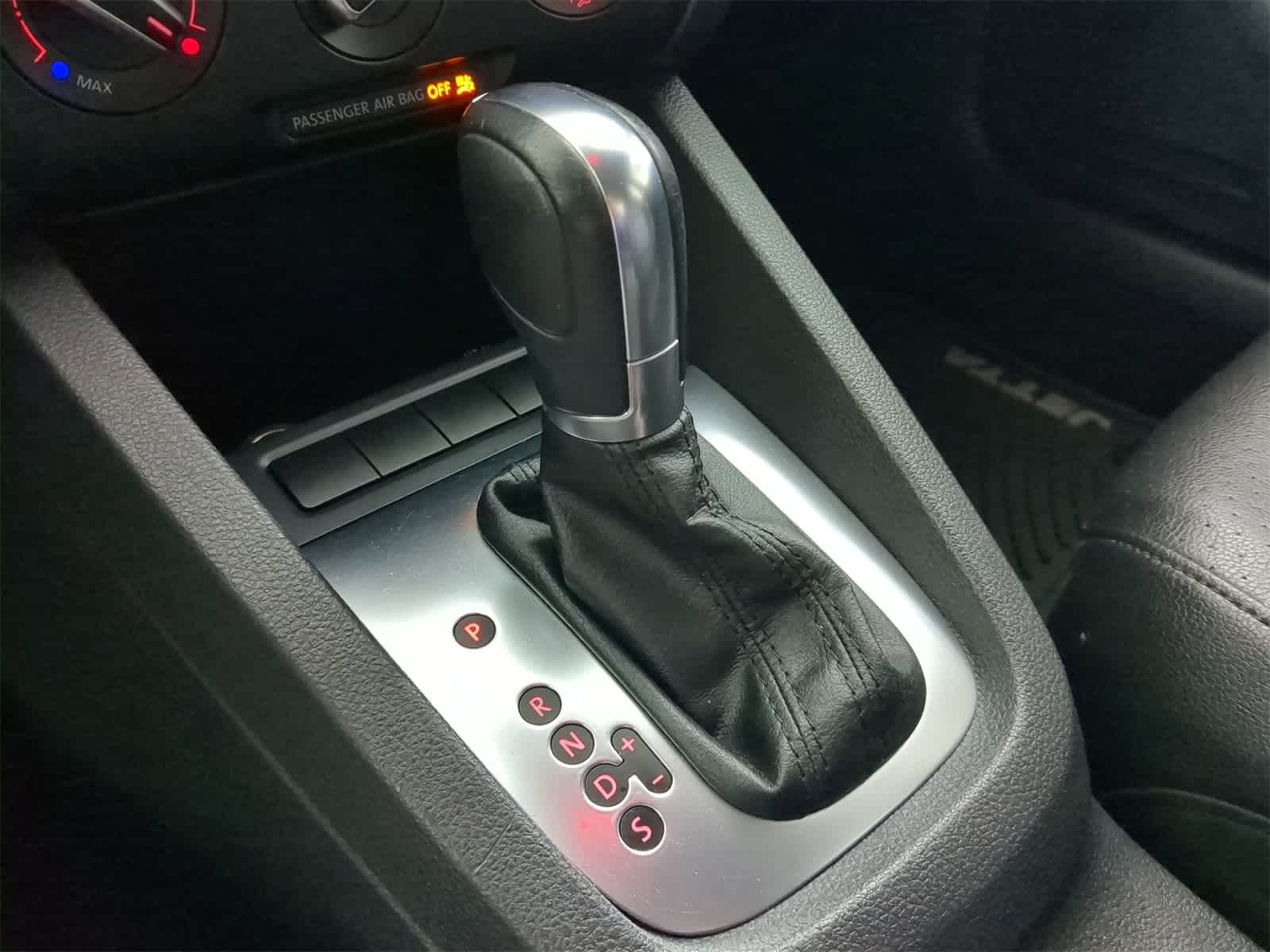 Thumbnail: 2013 Volkswagen Jetta - 28