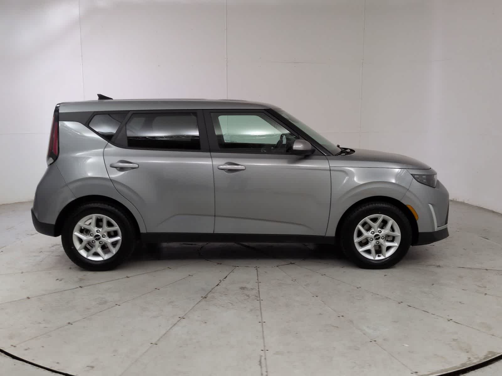 Thumbnail: 2023 Kia Soul - 6