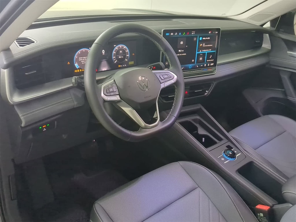 New 2025 Volkswagen Tiguan 2.0T SE SUV