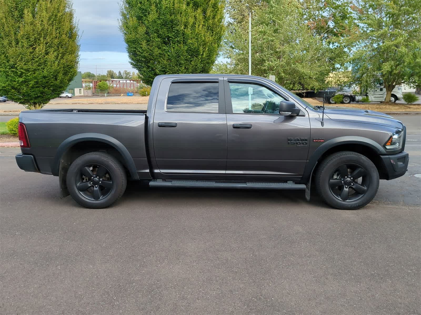 Thumbnail: 2020 RAM 1500 Classic - 7