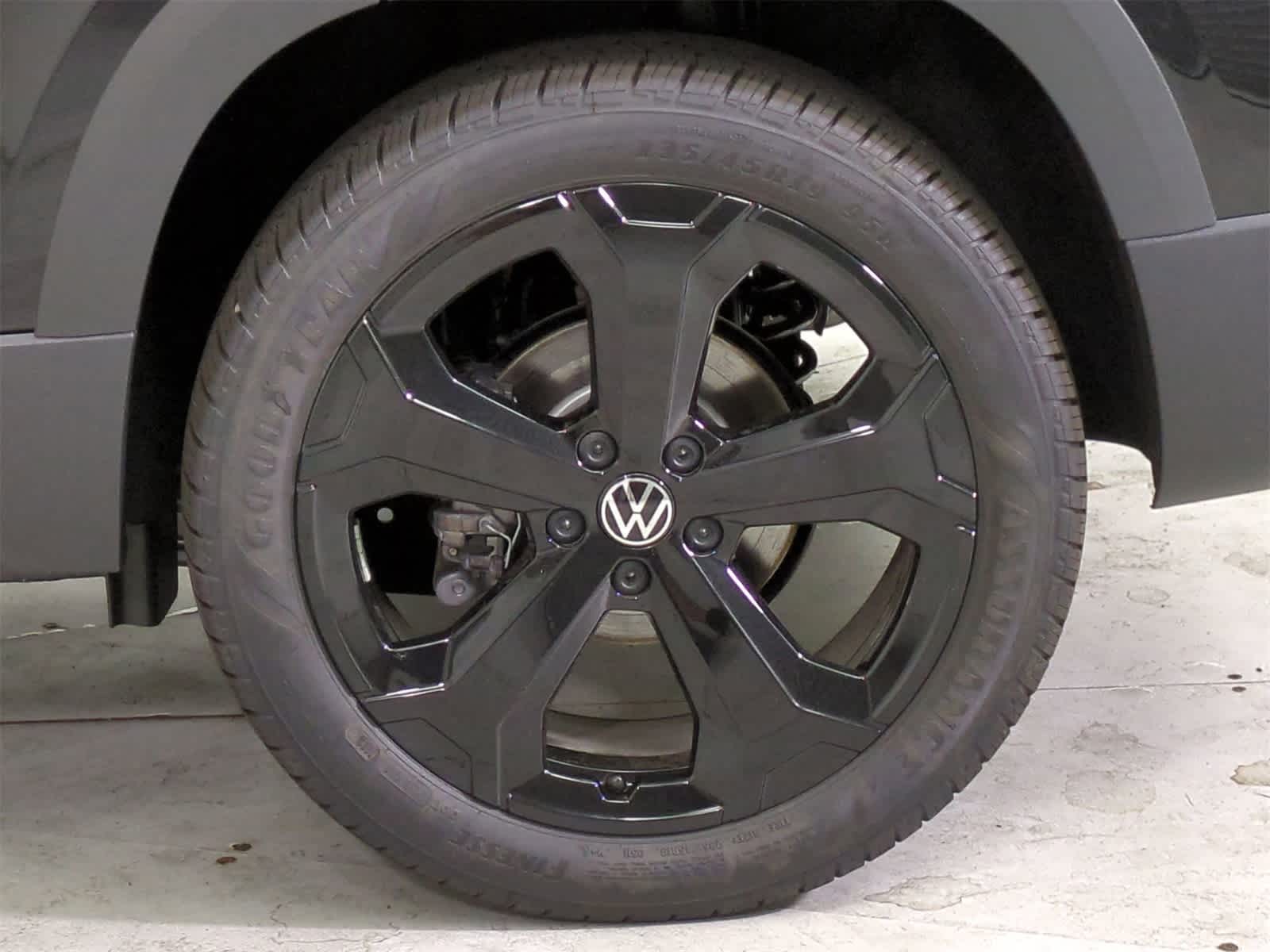 Thumbnail: 2025 Volkswagen Taos - 13