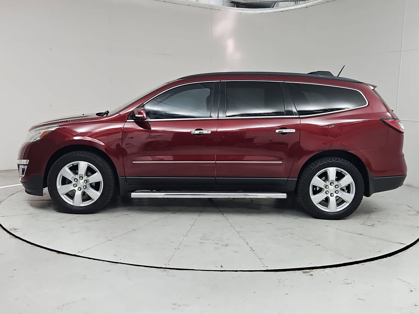 Thumbnail: 2017 Chevrolet Traverse - 3