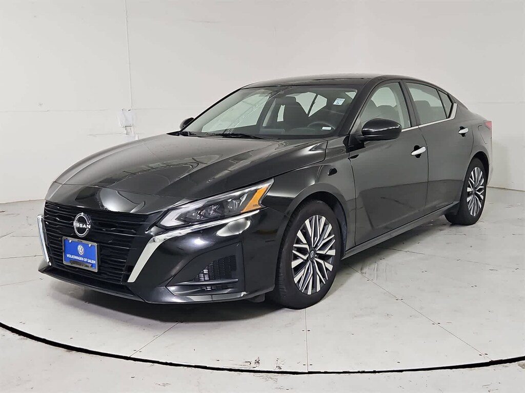 Used 2023 Nissan Altima 2.5 SV Sedan