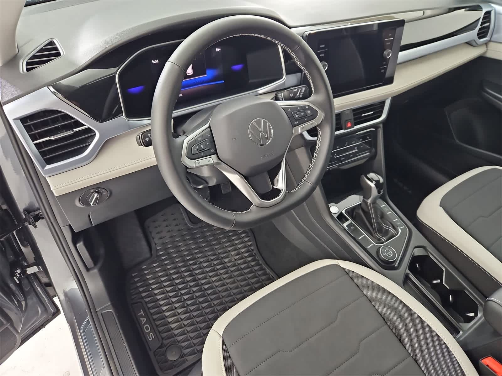 Thumbnail: 2025 Volkswagen Taos - 2