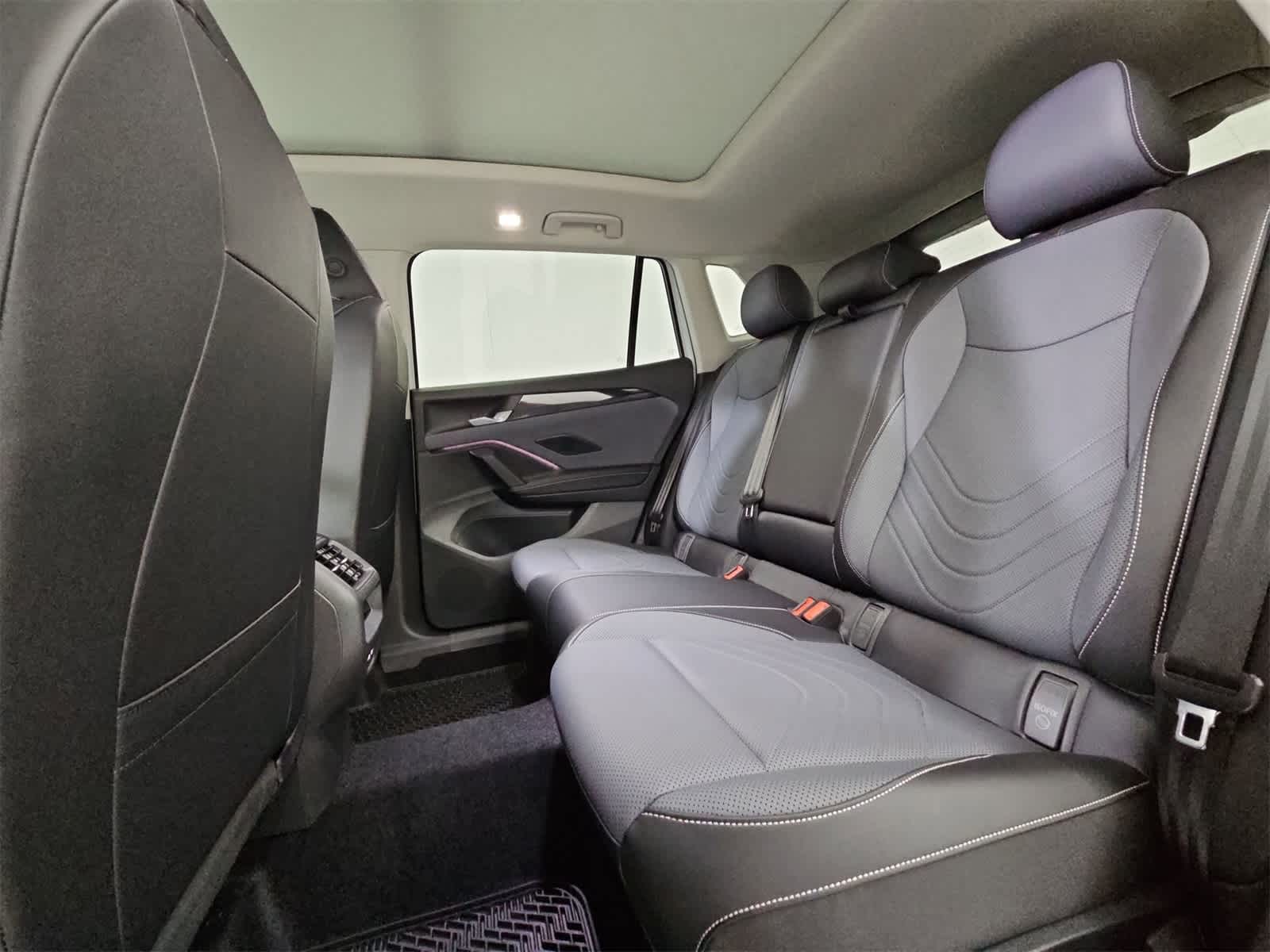 Thumbnail: 2025 Volkswagen Tiguan - 20