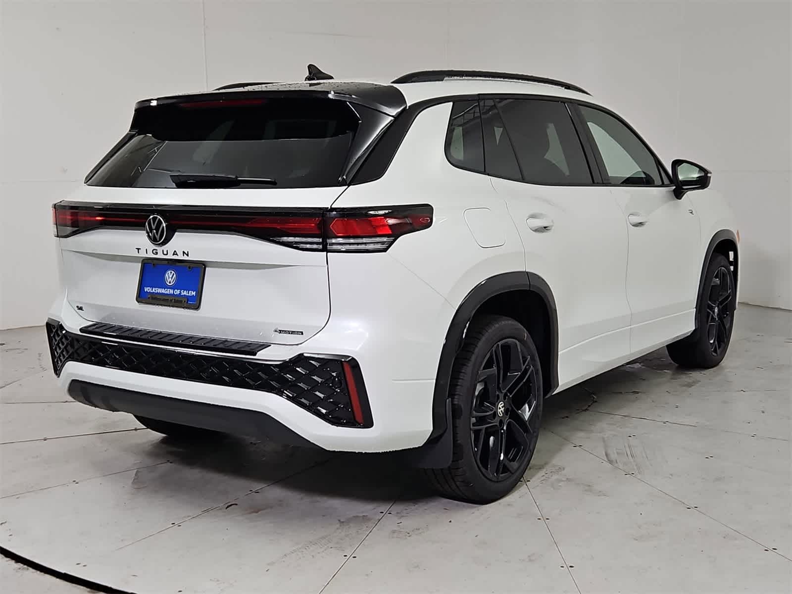 Thumbnail: 2025 Volkswagen Tiguan - 6