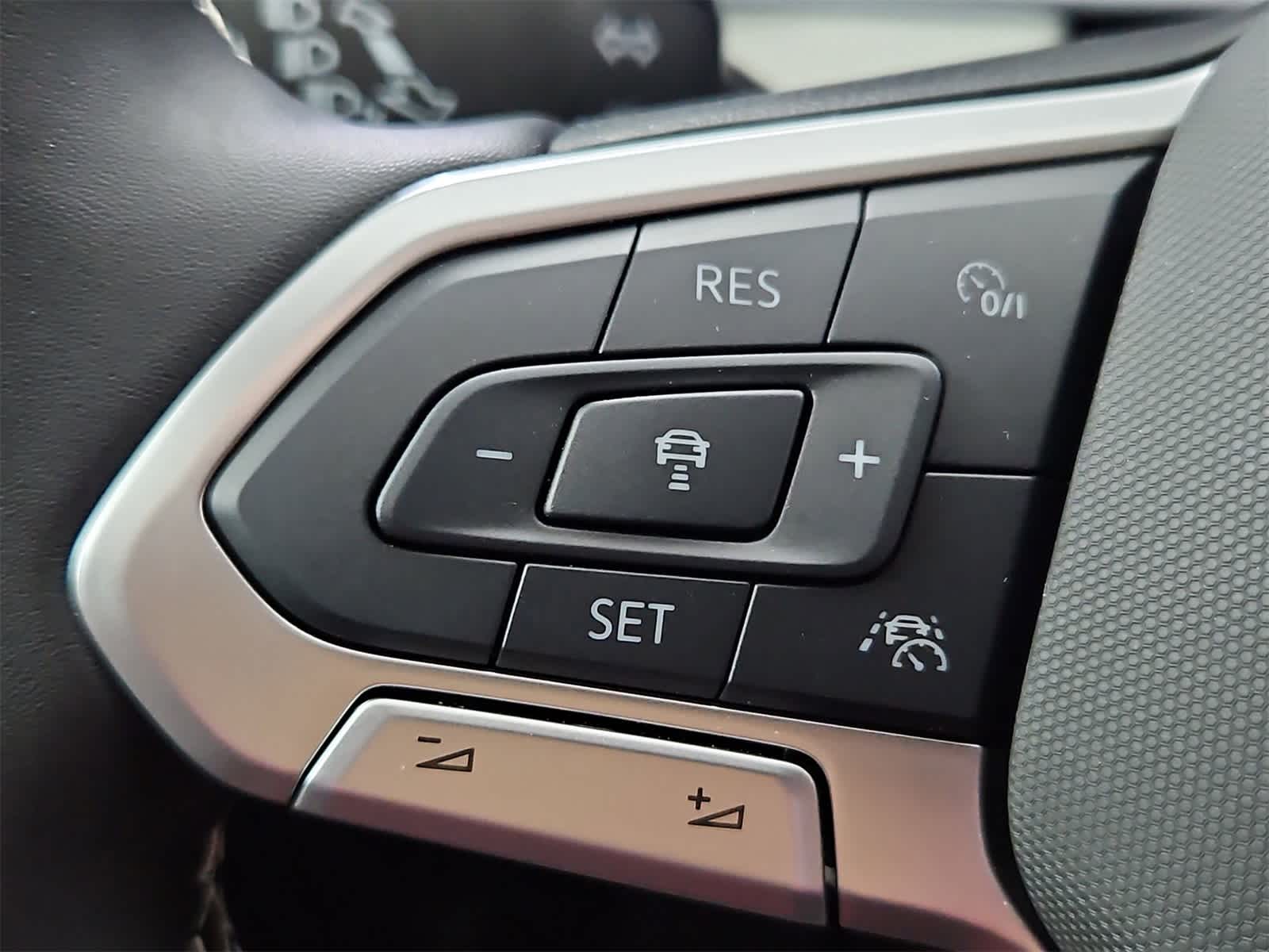 Thumbnail: 2025 Volkswagen Taos - 25