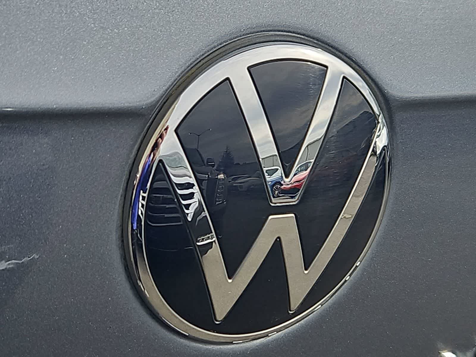 Thumbnail: 2022 Volkswagen Tiguan - 10