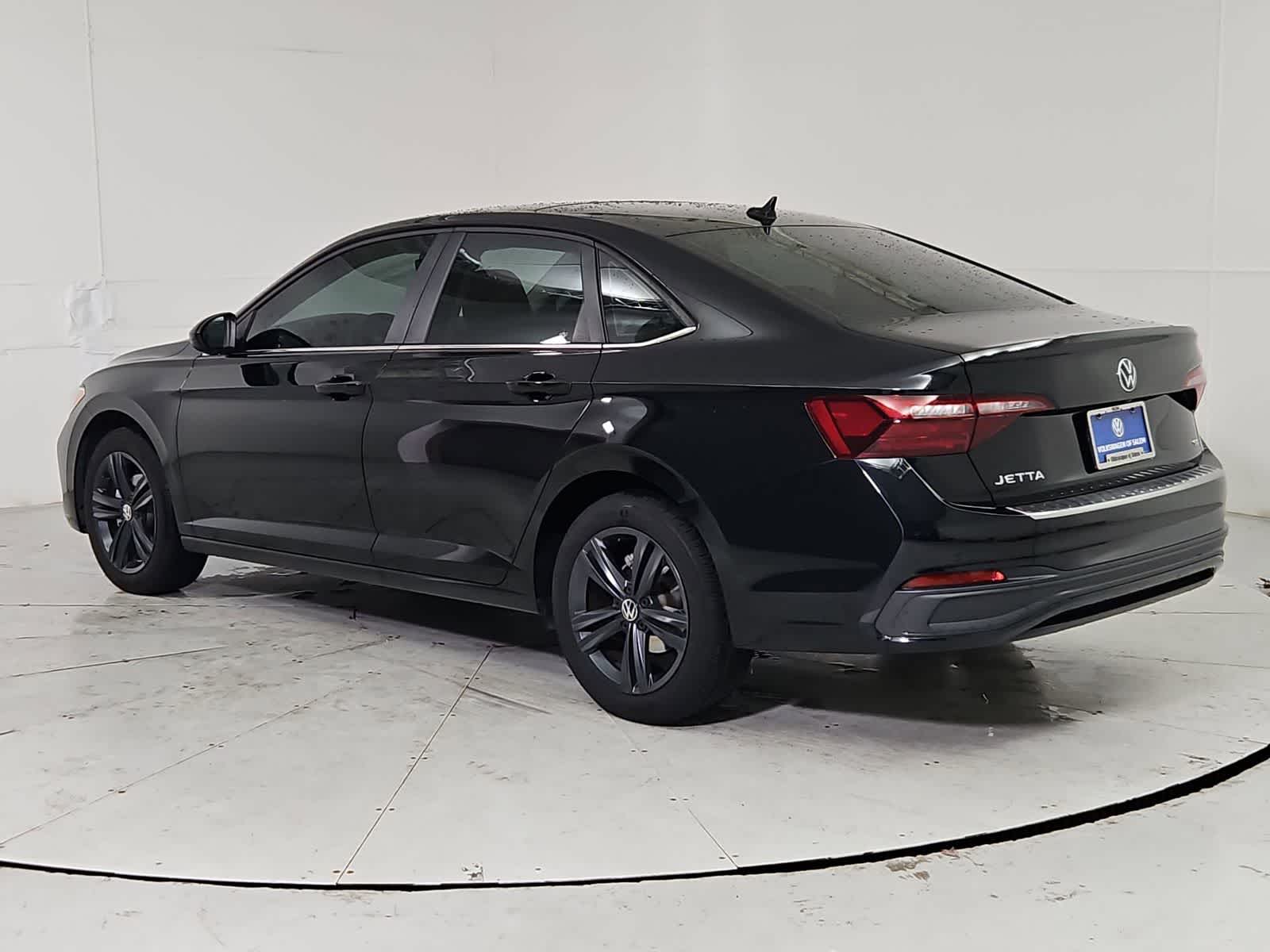 Thumbnail: 2023 Volkswagen Jetta - 4