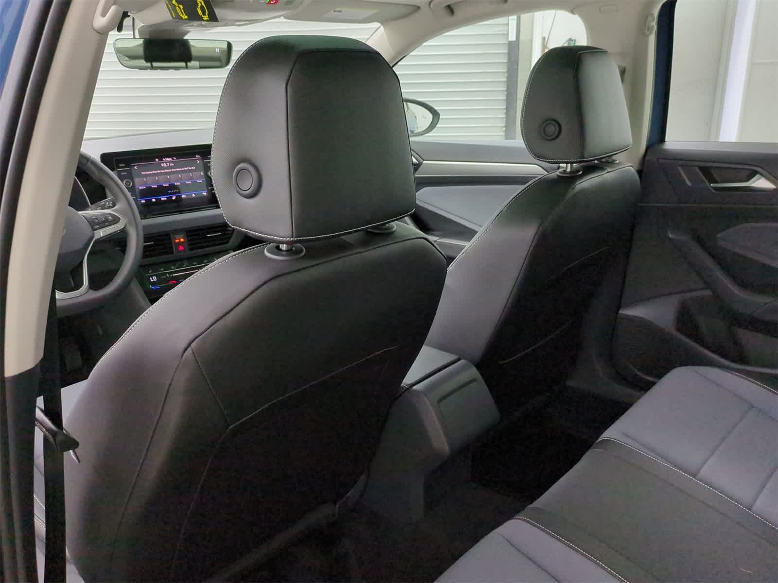 Thumbnail: 2025 Volkswagen Jetta - 18