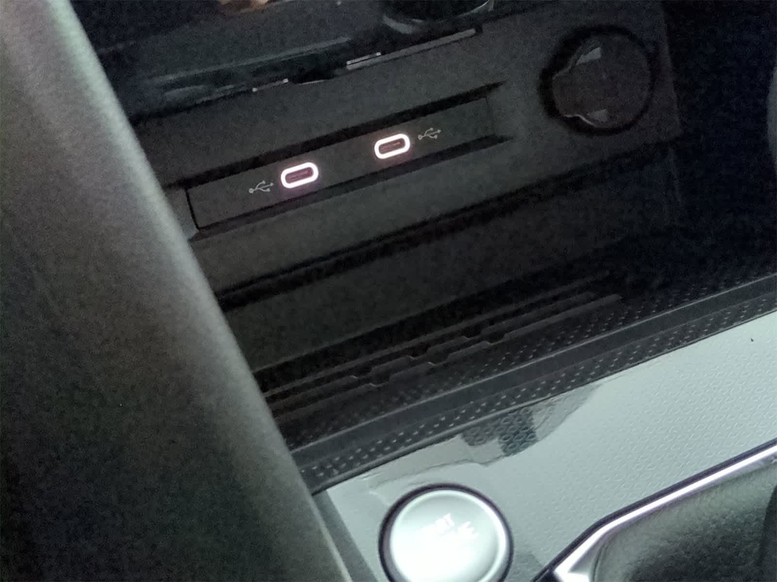 Thumbnail: 2025 Volkswagen Taos - 32