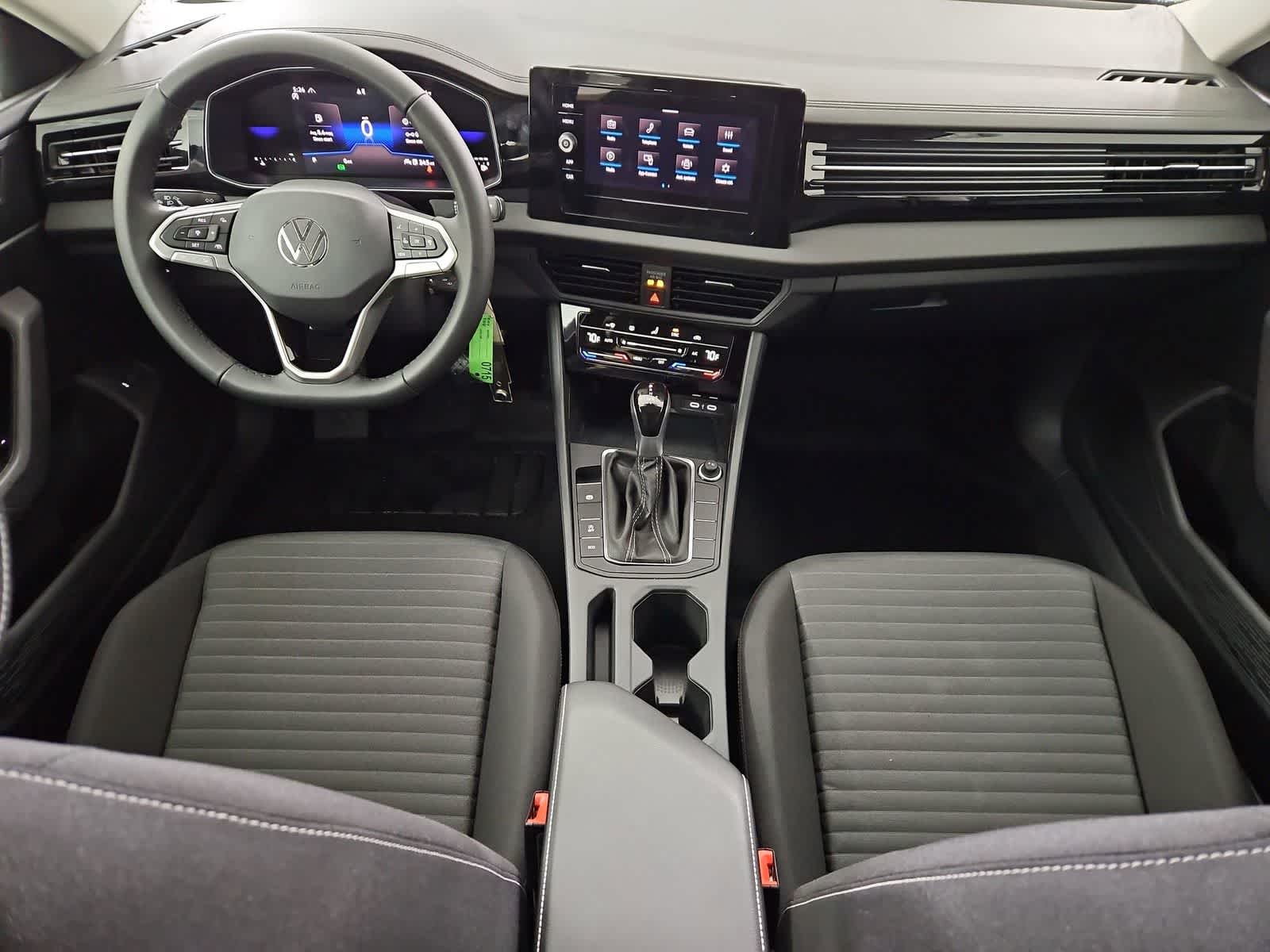 Thumbnail: 2025 Volkswagen Jetta - 15