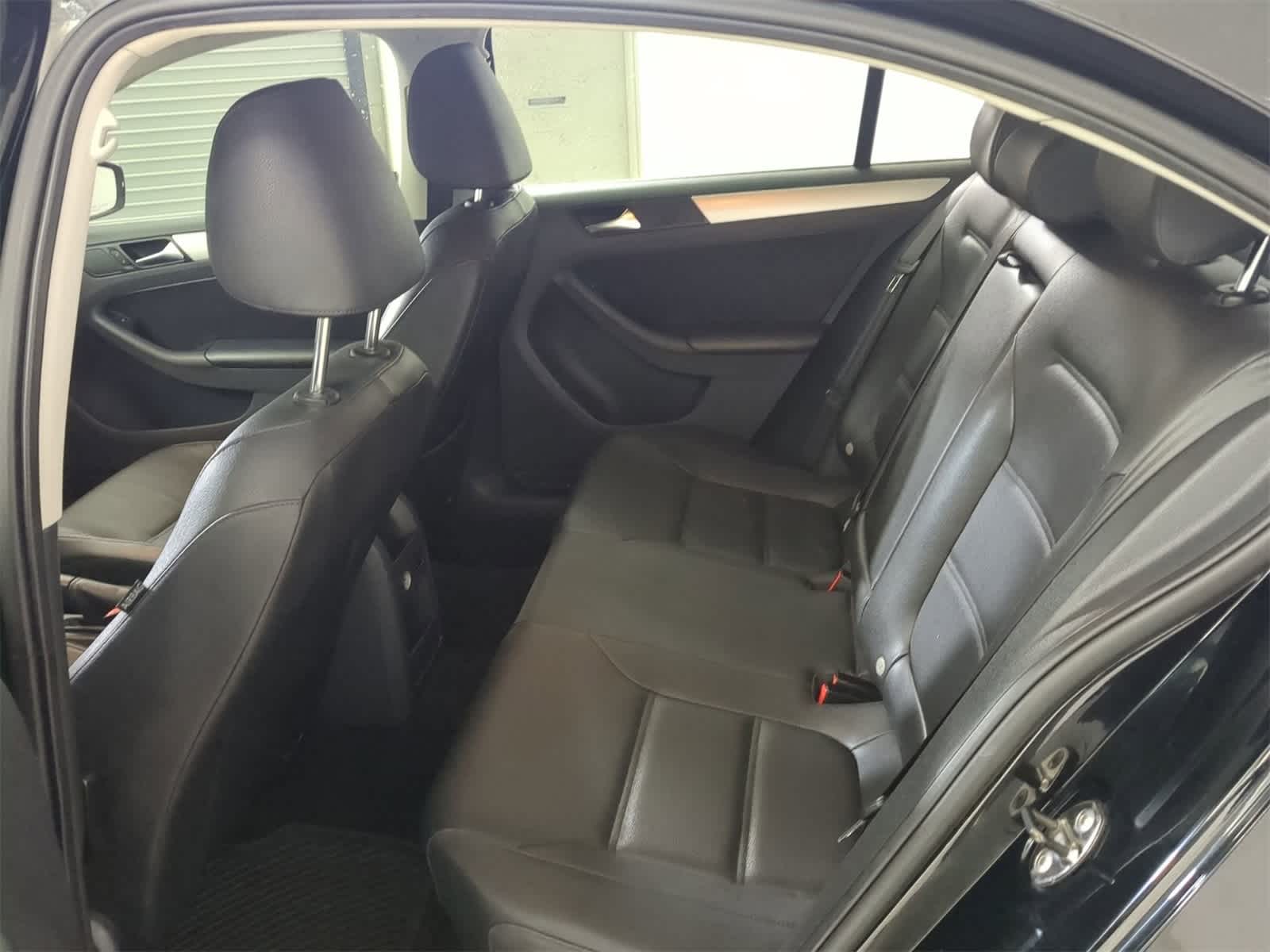 Thumbnail: 2013 Volkswagen Jetta - 18