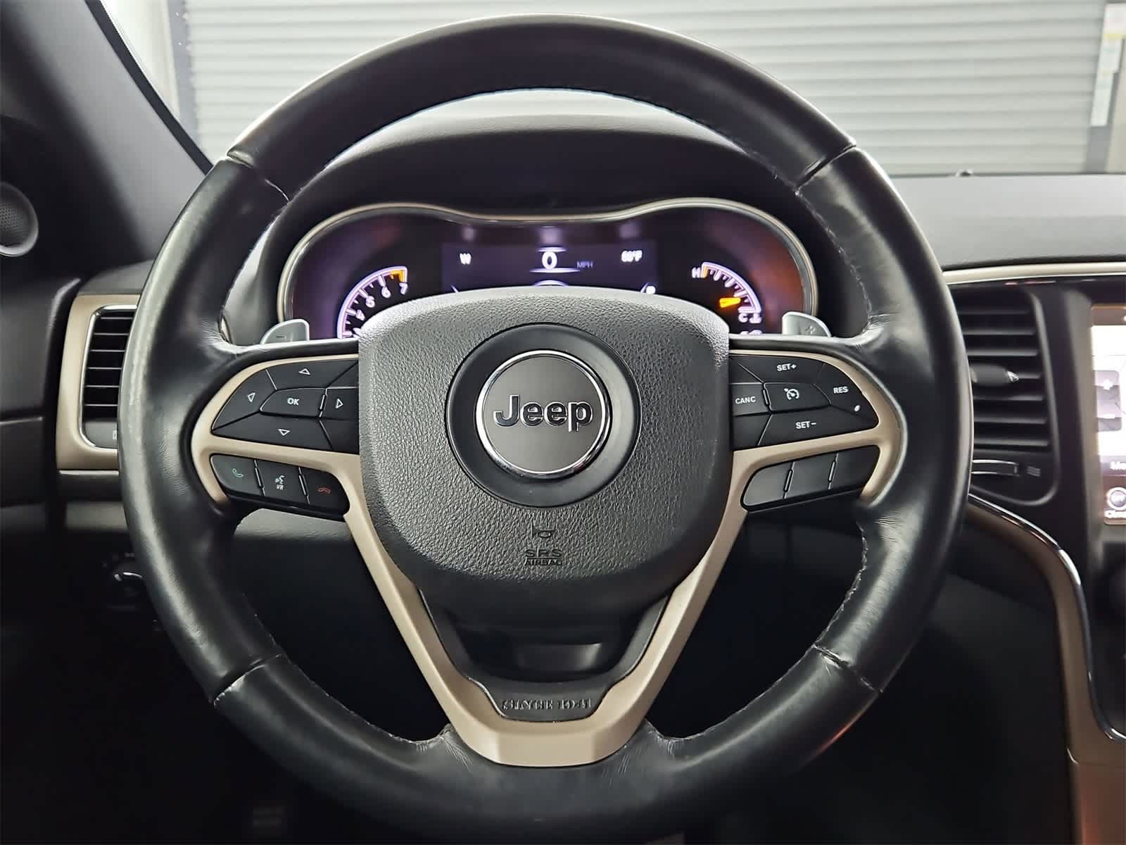 Thumbnail: 2017 Jeep Grand Cherokee - 22