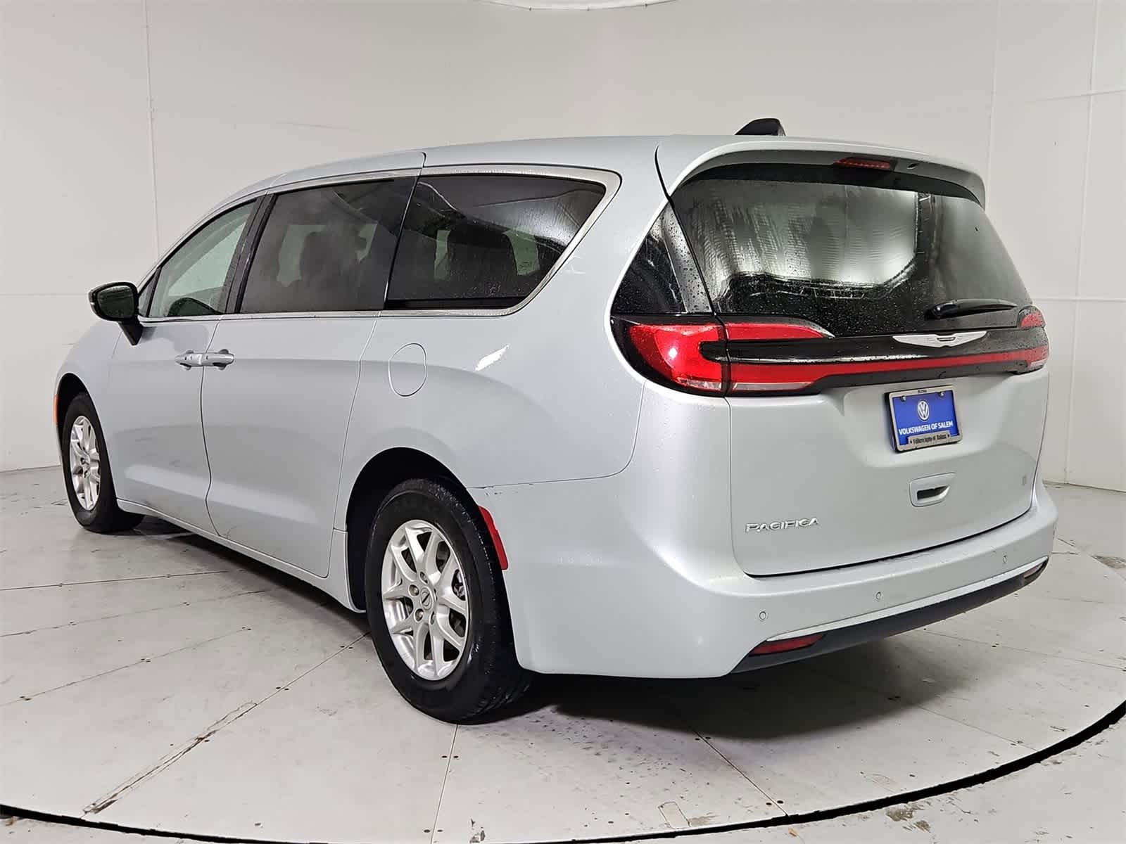 Thumbnail: 2024 Chrysler Pacifica - 4