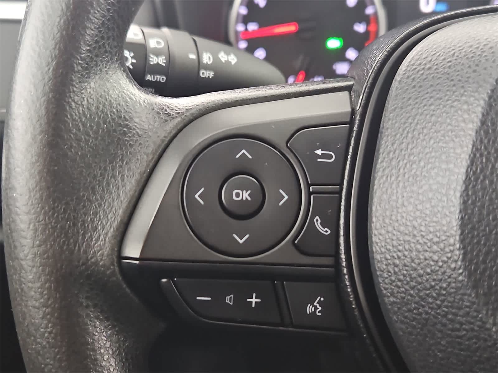 Thumbnail: 2020 Toyota RAV4 - 23