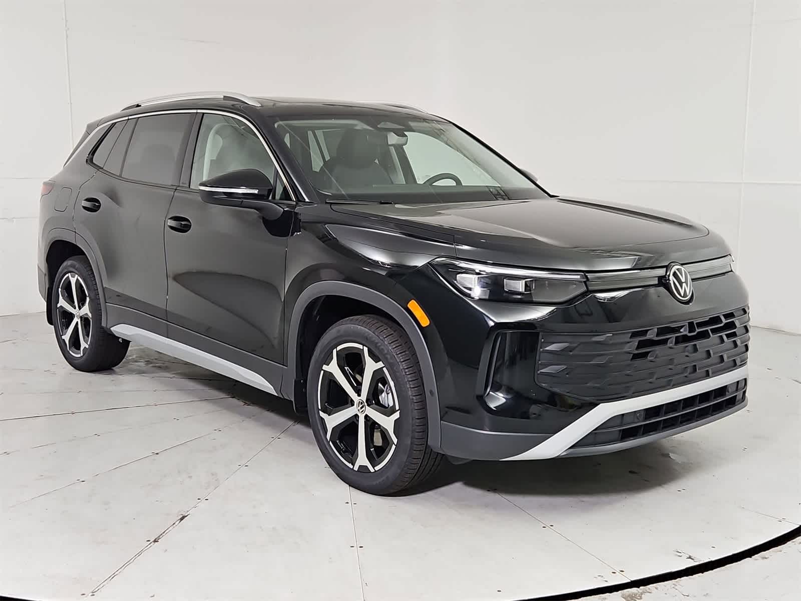 Thumbnail: 2025 Volkswagen Tiguan - 8