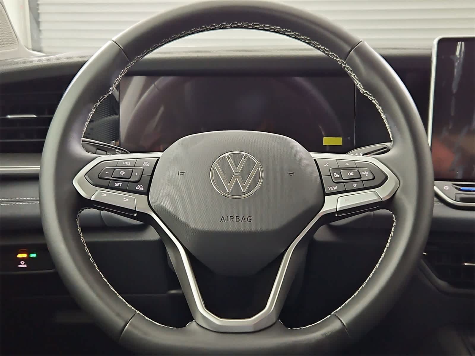 Thumbnail: 2025 Volkswagen Tiguan - 24