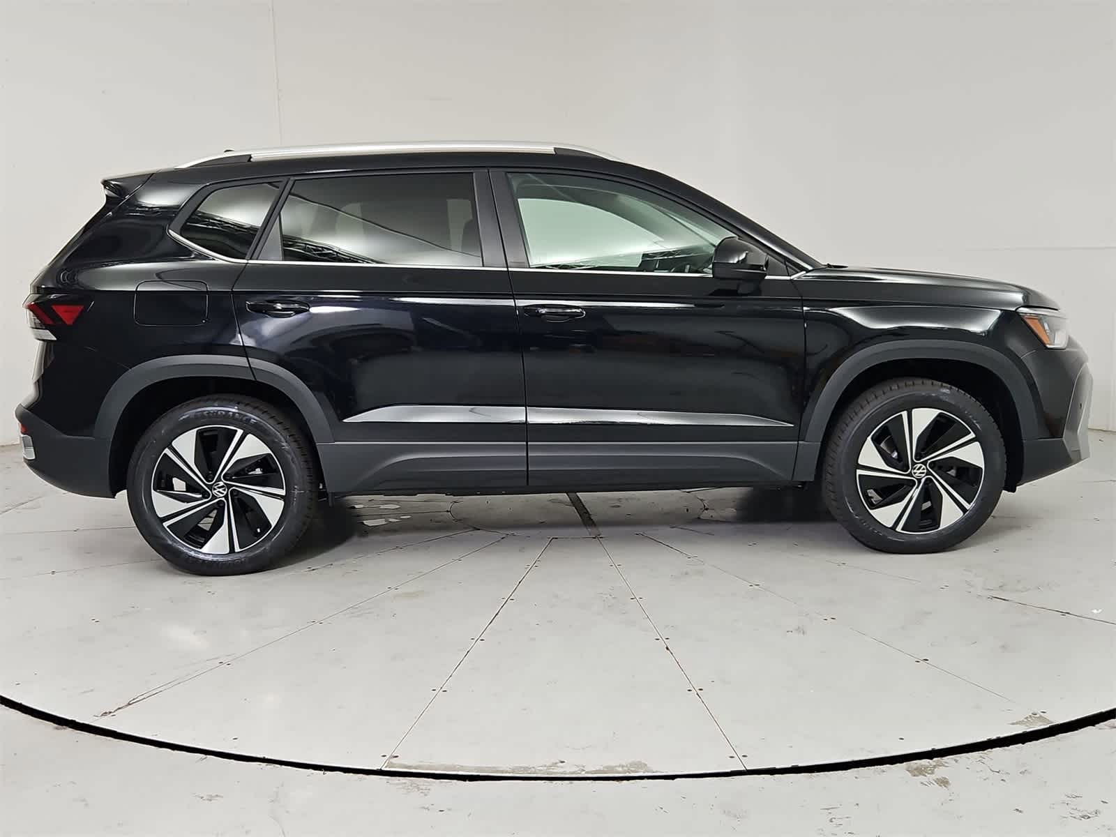 Thumbnail: 2025 Volkswagen Taos - 7